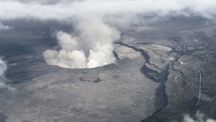 ثوران بركان هاواي يدخل مرحلة جديدة مع هدوء فوهته