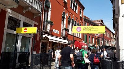 Venezia: blitz centri sociali a varchi