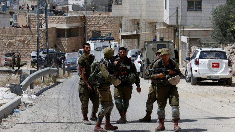 بيان: مقتل فلسطيني حاول دهس قوات إسرائيلية في الضفة الغربية