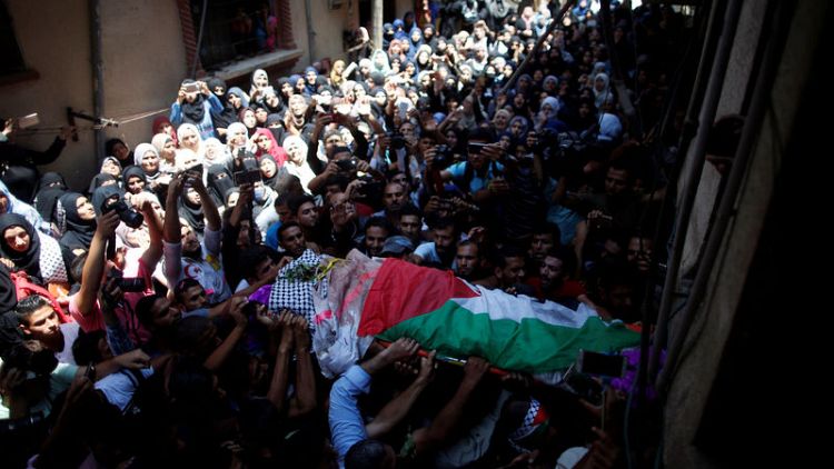 الجيش الإسرائيلي يقول إنه يحقق في مقتل مسعفة بغزة