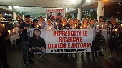 Velisti dispersi: fiaccolata a Spezia Velisti dispersi: fiaccolata a Spezia