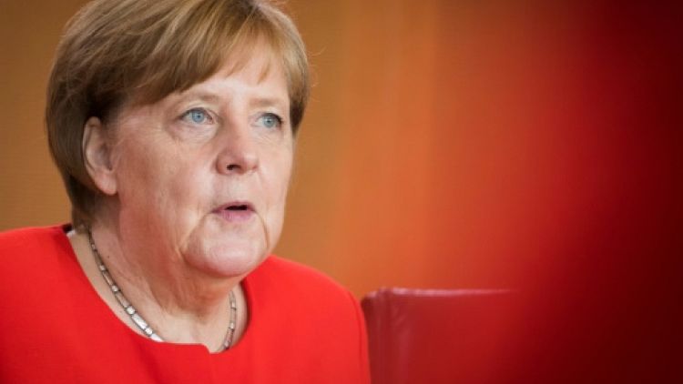 Angela Merkel lâche un peu de lest sur la zone euro