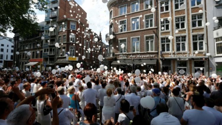 Belgique: Marche blanche pour les trois victimes de l'attaque jihadiste de Liège