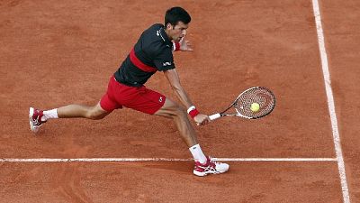 Tennis: Parigi, Djokovic ai quarti