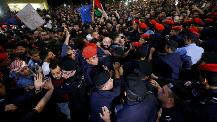 تجدد الاحتجاجات في الأردن ضد مشروع قانون بزيادة الضرائب