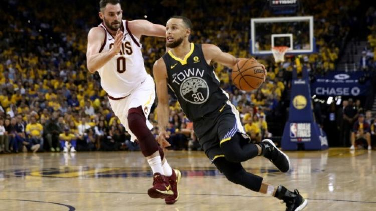 NBA: Curry régale Golden State et écoeure Cleveland