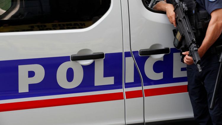 الشرطة تخلي مخيمين آخرين للمهاجرين في باريس