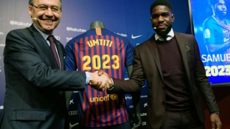FC Barcelone: la clause de départ d'Umtiti relevée à 500 M EUR
