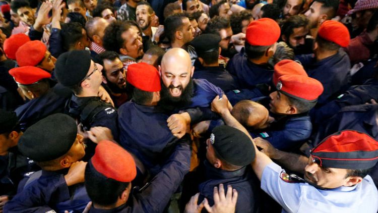 الشرطة الأردنية: الاحتجاجات على الزيادات الضريبية تحت السيطرة