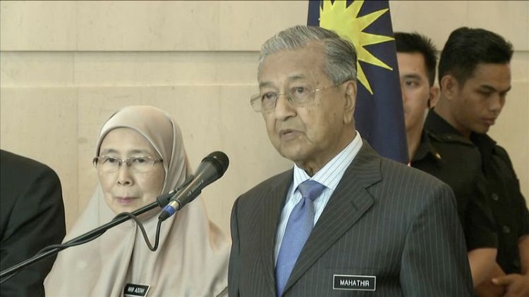 سلطان ماليزيا يوافق على اختيار الحكومة تعيين مدع عام غير مسلم