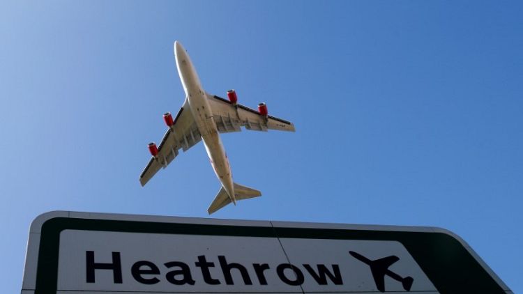توقعات بموافقة وزراء بريطانيين على إقامة مدرج جديد بمطار هيثرو