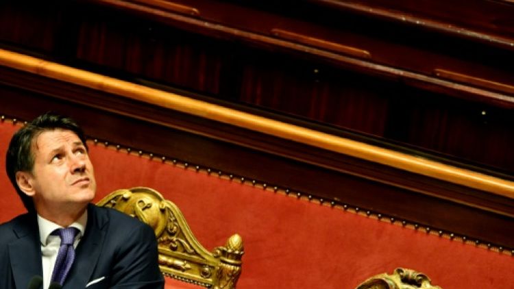 Italie: Conte présente sa politique "populiste" au parlement