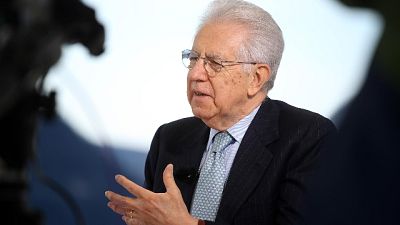 Governo: Monti, umiltà o arriva Troika