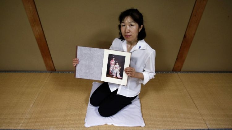 قمة ترامب وكيم تحيي أمل يابانية في معلومات عن توأمتها المفقودة