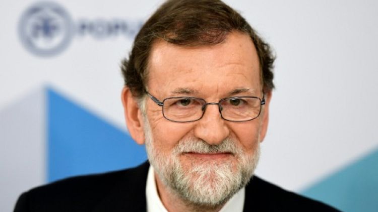 Espagne: Rajoy dit quitter "définitivement" la politique