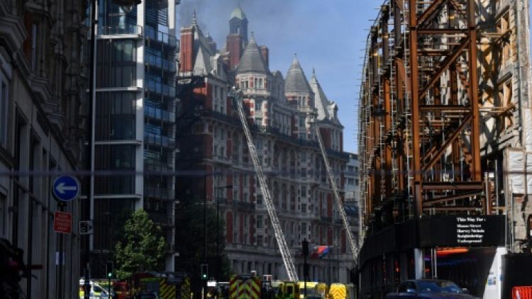 Incendie dans un hôtel cinq étoiles proche de Harrods à Londres 