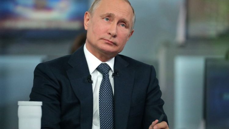 بوتين: روسيا لا تخطط حاليا للانسحاب من سوريا