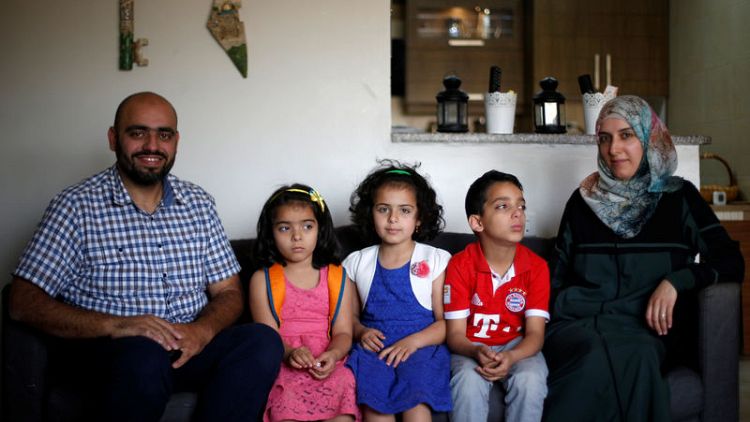 "هذا هو سبب الاحتجاج".. أسرة أردنية تروي قصة كفاحها وسط قسوة الاقتصاد