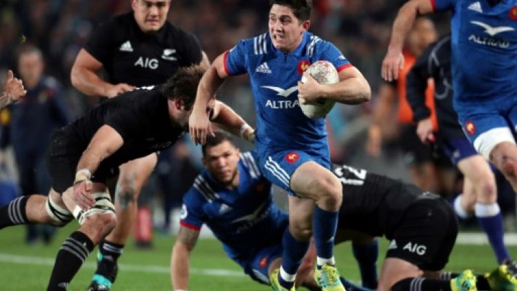 Rugby: les Bleus broyés et ramenés sur terre par les All Blacks