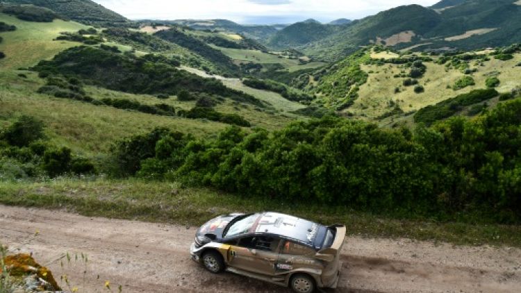 Rallye de Sardaigne: Ogier toujours en tête mais Neuville se rapproche