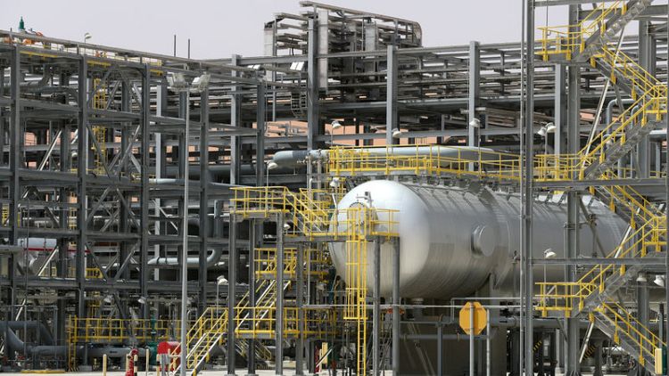 مصدر: السعودية تبلغ أوبك بزيادة إنتاجها النفطي في مايو مع بقائه دون الحصة المقررة