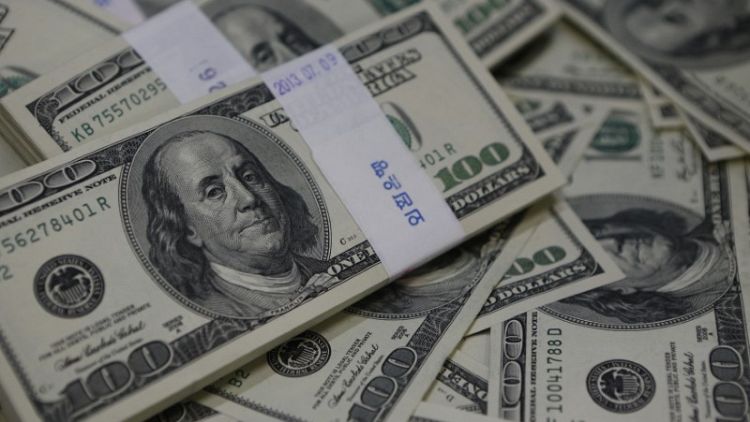 الدولار واليورو يتحركان في نطاق ضيق قبل اجتماع المركزي وقمة كوريا الشمالية