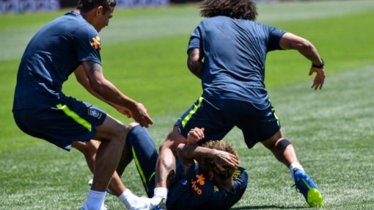 Mondial-2018: entraînement détendu et bizutage avec Neymar à Sotchi