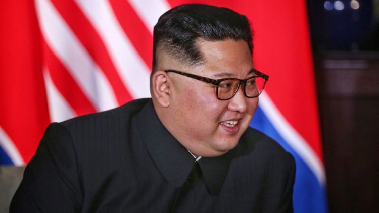مصدران: الزعيم الكوري الشمالي يغادر سنغافورة الساعة 9 مساء