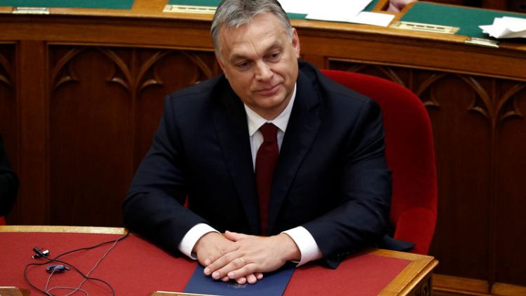 رئيس وزراء المجر يرحب برفض إيطاليا السماح لسفينة إنقاذ مهاجرين بالرسو