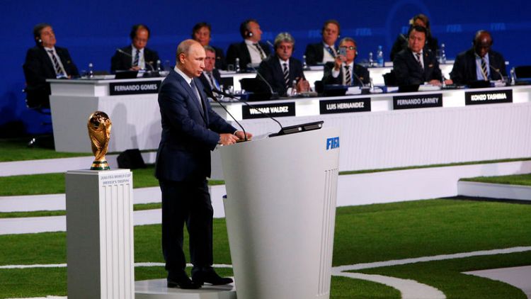 قبل انطلاق كأس العالم.. بوتين يشكر الفيفا على الفصل بين الرياضة والسياسة