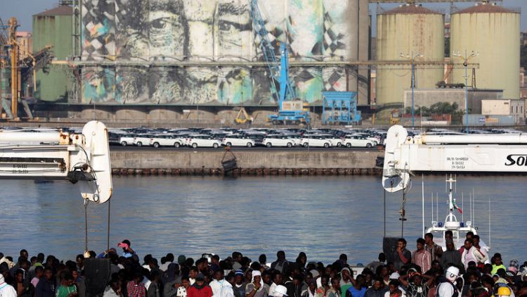 إيطاليا: قرار منع سفينة المهاجرين لا رجعة فيه