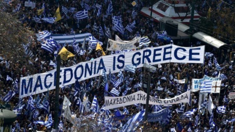 L'accord sur le nom de la Macédoine indigne la droite à Athènes et Skopje 