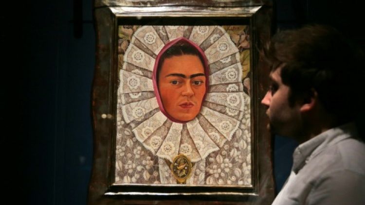 Au V&A Museum de Londres, une exposition très personnelle sur Frida Kahlo