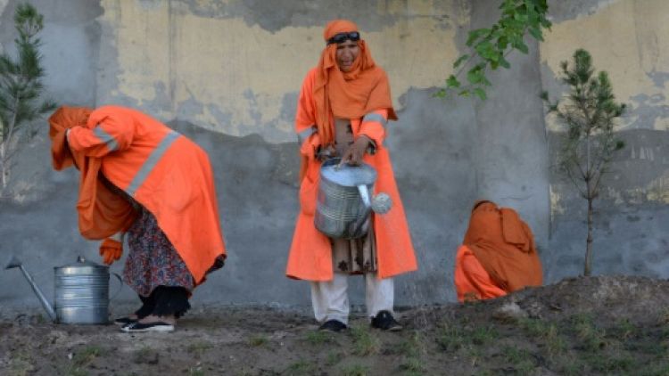 Afghanistan: à Jalalabad, les jardins publics changent la vie des femmes 