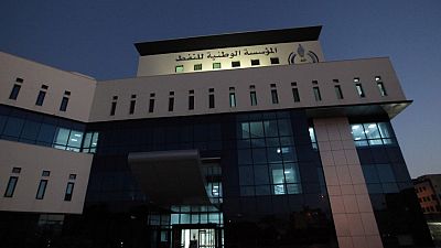 اشتباكات توقف تحميل النفط في مينائي السدر ورأس لانوف بليبيا