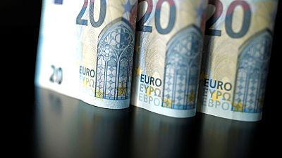 اليورو يهبط مع عزم البنك المركزي إبقاء الفائدة منخفضة في 2019
