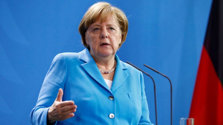 ميركل: ألمانيا ينبغي ألا تتصدى للهجرة غير المشروعة بمفردها