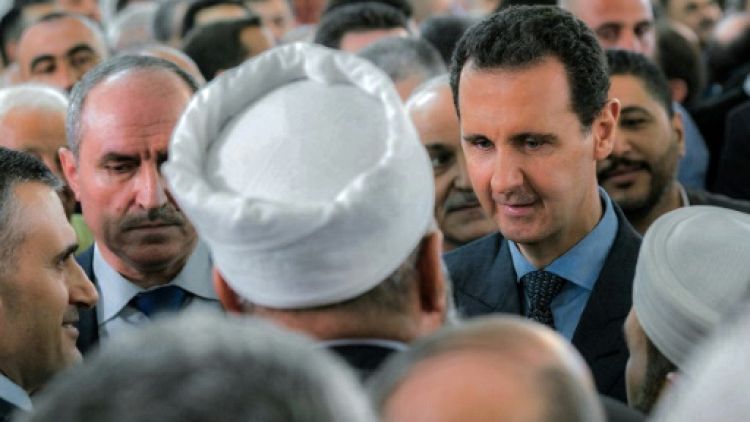 Syrie: rare apparition d'Assad hors de Damas pour l'Aïd