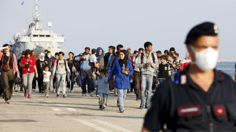 إيطاليا تقول إنها ستقدم مقترحات لتغيير قواعد اللجوء بالاتحاد الأوروبي