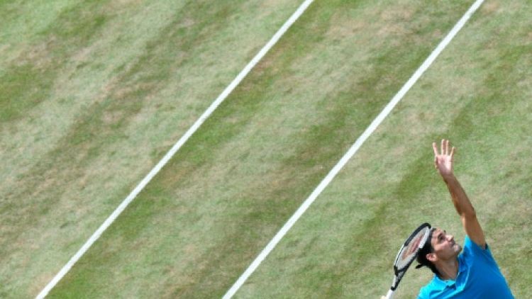Stuttgart: Federer en demi-finale, à une marche du trône