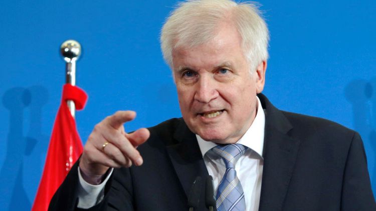 ألمانيا تقيل رئيسة مكتب اللجوء والهجرة وسط فضيحة مخالفات