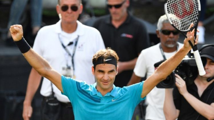 Tennis: Federer, en finale à Stuttgart, redevient N.1 mondial