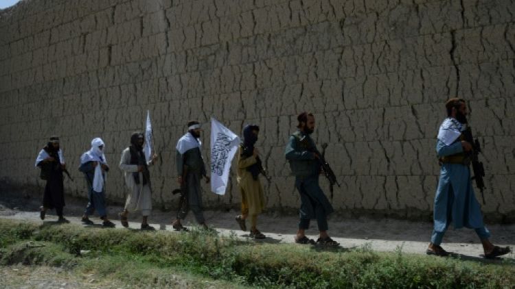 Afghanistan: les talibans évitent les foules après un attentat