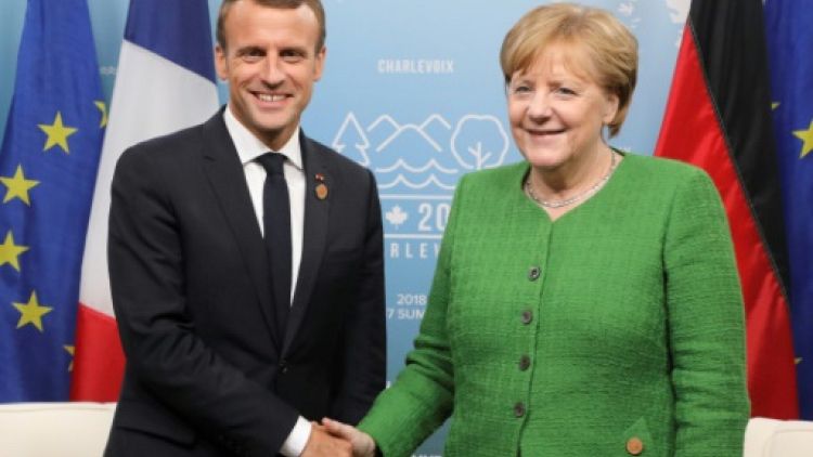 Macron chez Merkel mardi pour ressouder leurs liens dans une Europe divisée