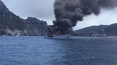 In fiamme yacht a largo Porto Venere