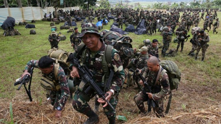 القوات الفلبينية تشتبك مع فلول جماعة إسلامية مهزومة