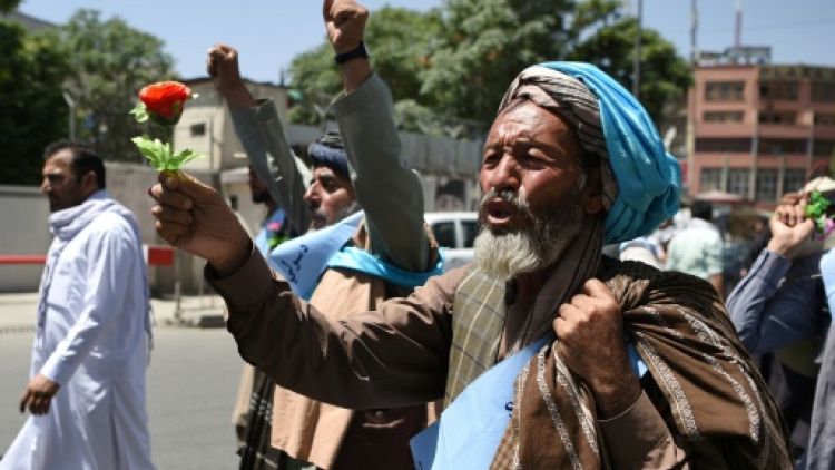Afghanistan: manifestation de paix mais reprise des combats après l'expiration d'un cessez-le-feu