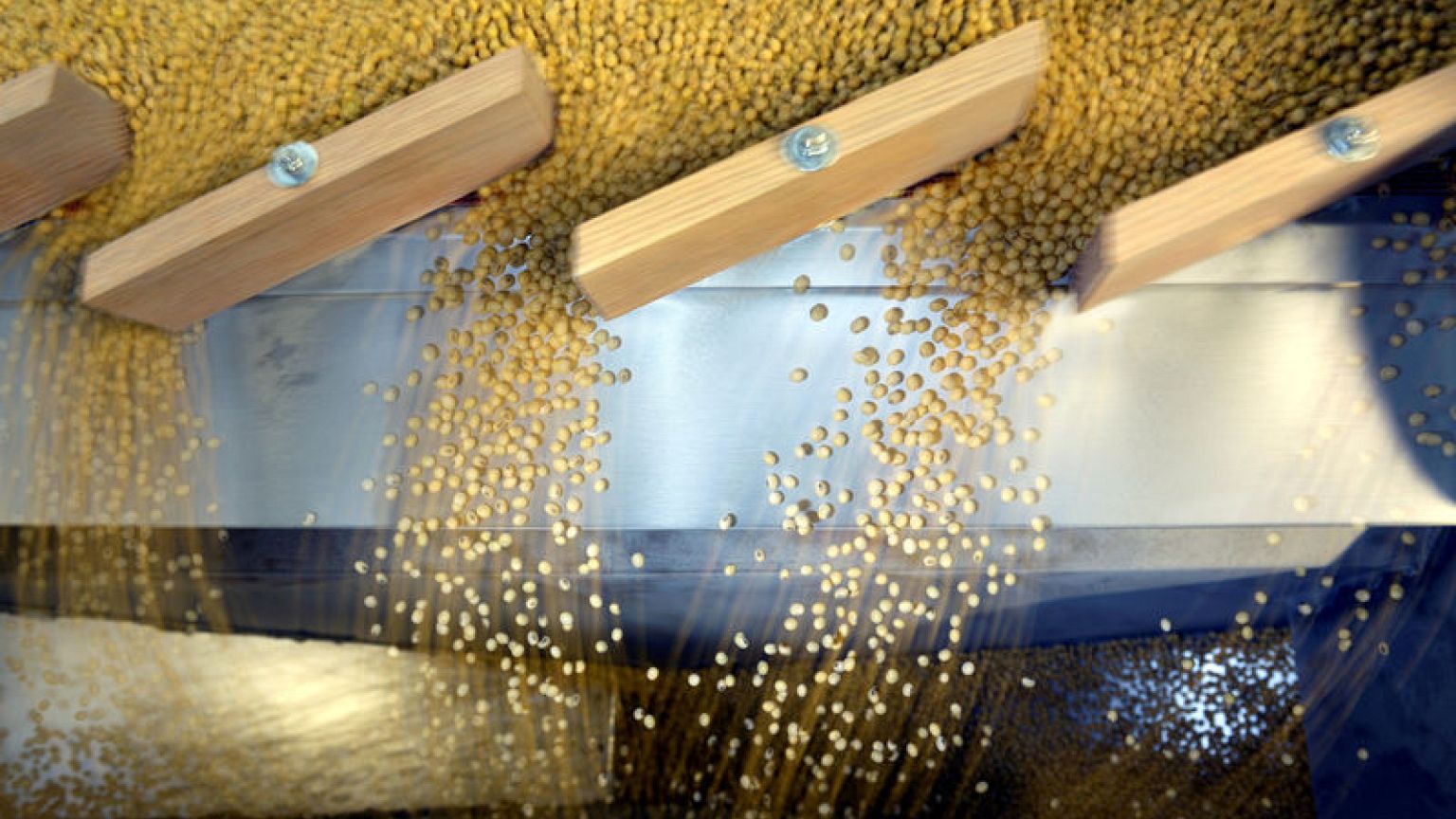 Trump's tariff war threatens to erode support of farmers