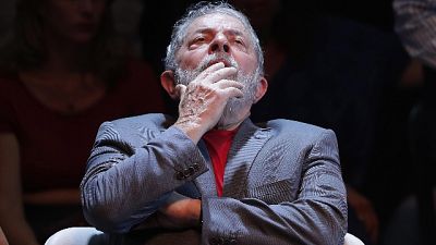 Lula commenta da carcere,critica Brasile