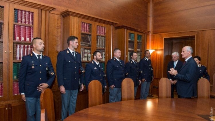 Capo polizia riceve agenti 'eroi' Ancona